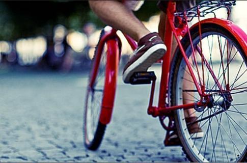 Καταδίωξη.. με ποδήλατα – Απείλησαν & έβρισαν Αστυνομικούς